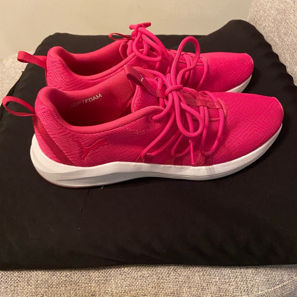 Women’s Puma  prowl alt  size 8